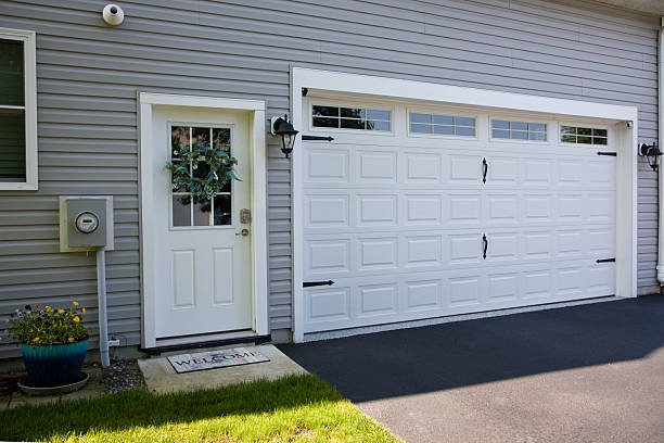 24/7 Emergency Garage Door Panel Replacement experts in Helena, OK